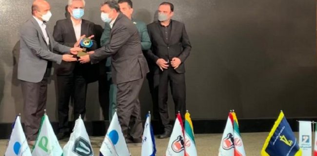 ذوب‌آهن اصفهان برنده تندیس طلایی و گواهینامه برند سبز شد