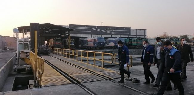 بازدید سرزده مدیرعامل راه‌آهن از کارخانجات تعمیر جاری و اساسی لکوموتیو