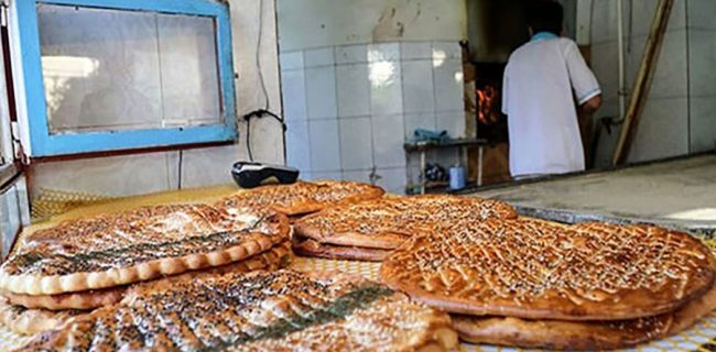 ساداتی‌نژاد: یارانه جدید بابت افزایش قیمت آرد به مردم پرداخت می‌شود