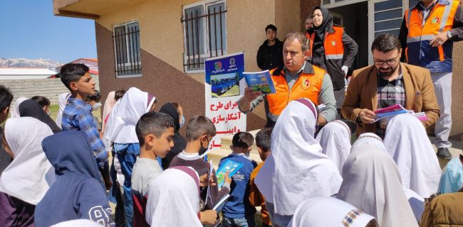 آموزش ایمنی و فرهنگ ترافیکی ۶ هزار نفر از دانش آموزان مدارس حاشیه راههای استان