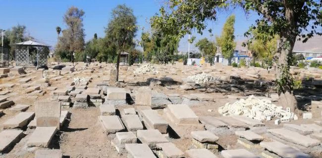 از سرگیری دوباره مرمت غیر اصولی و همسان سازی قبرها در گورستان دارالسلام