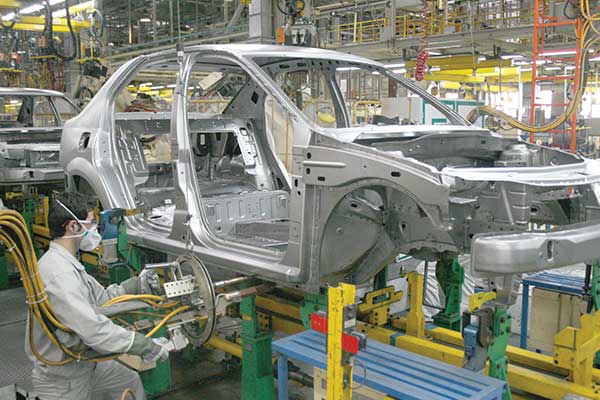 تولید ورق روز دنیا در فولاد مبارکه برای خودروسازی، ورقی که در خودروسازی استفاده می‌شود سبک و مستحکم است+وقایع‌نیوز