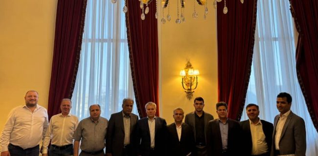 نشست اعضای هیئت مدیره انجمن گلخانه داران کشور و معاون شورای تجاری ایران و روسیه