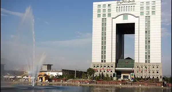 تفکیک وزارت راه و شهرسازی راهبردی اشتباه است