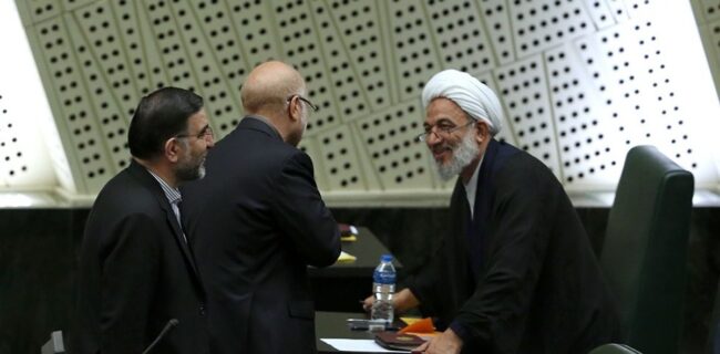 نامه جعلی نمایندگان پایداری برای ماندن در مافیای خودرو