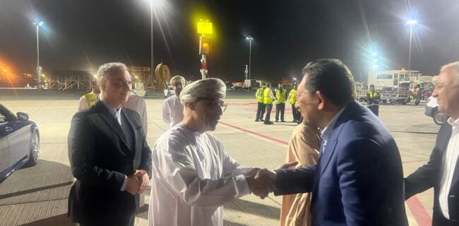 وزیر صنعت، معدن و تجارت وارد فرودگاه مسقط شد