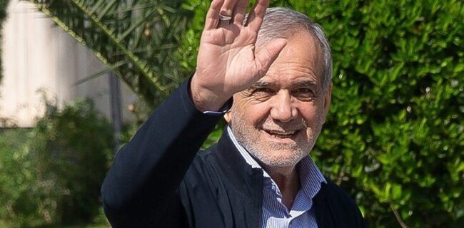 نامه‌ای به پزشکیان؛ مواظب این برگ برنده‌ات باش!