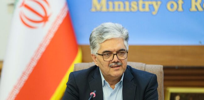 سیاست یک بام و دو هوا