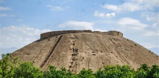 ساخت و ساز در تپه‌های سنندج را ممنوع کنید