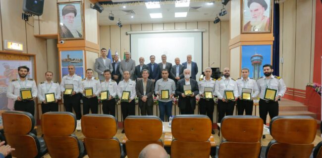 تقدیر از برگزیدگان همایش سالانه راهنمایان کشتی
