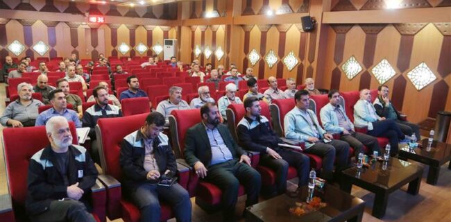 دوره آموزشی رانندگی تدافعی ویژه رانندگان خودروهای سبك در ذوب‌آهن اصفهان