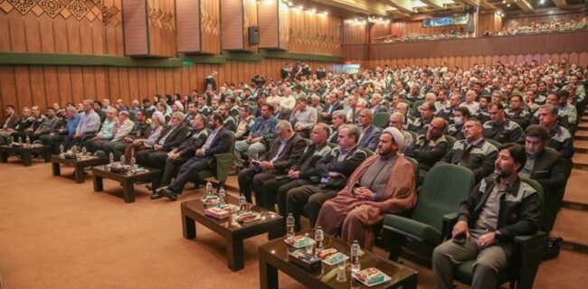 ذوب‌آهن اصفهان یك لشكر جهاد در میدان تولید است