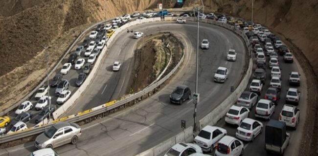 ترافیک سنگین در چالوس و هراز/گردوخاک در جاده‌های ۳ استان