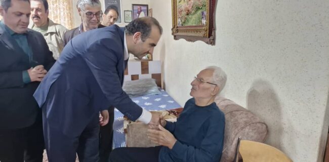 هم‌زمان با بیست و هفتمین سالگرد درگذشت کاپیتان سیروس قایقران؛ تجلیل طاعتی مقدم از پدر سیروس قایقران و پدر فوتبال گیلان