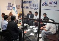 استقبال فعالان اقتصادی از حضور ادمیرال در نمایشگاه حمل‌ونقل