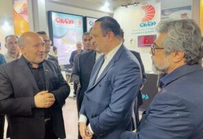 بازدید مسرور از غرفه منطقه آزاد ماکو