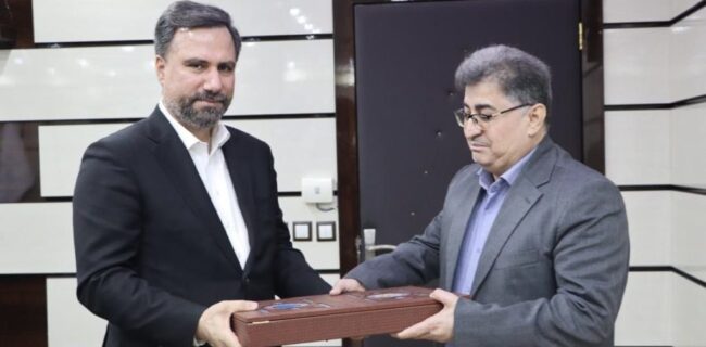 دیدار مدیرعامل شرکت پازارگاد با مدیرکل آموزش‌ و پرورش استان بوشهر
