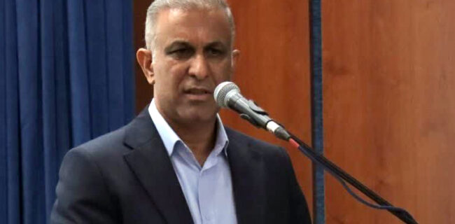 فارس و لب های ترک خورده اش !