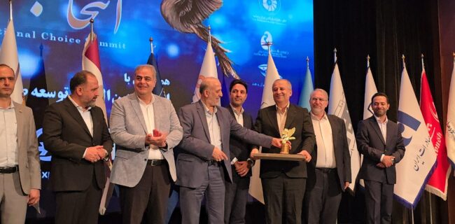 پتروشیمی فن‌آوران نشان برتر اجلاس بین‌المللی توسعه صادرات کشور را کسب کرد