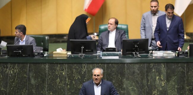 بانک کشاورزی در تامین نیاز مالی بهره‌برداران پیشرو باشد
