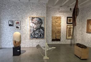 لعل را به تماشا بنشین