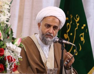 یک روحانی را آوردند برای نصیحت کردن اعضای شورای شهر شیراز تا معرکه ها بخوابد و بیشتر از این به جان هم نیفتند ! یک روحانی را آوردند برای نصیحت کردن اعضای شورای شهر شیراز تا معرکه ها بخوابد و بیشتر از این به جان هم نیفتند !