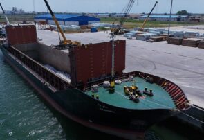 افزایش ۵۳٪ تخلیه و بارگیری و جهش صادرات و ترانزیت سوخت