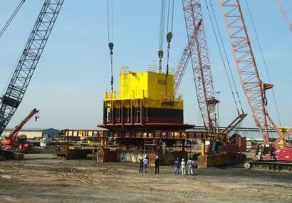 مونتاژ موفقیت‌آمیز دومین گوی شناور صادراتی جاسک در یارد خرمشهر