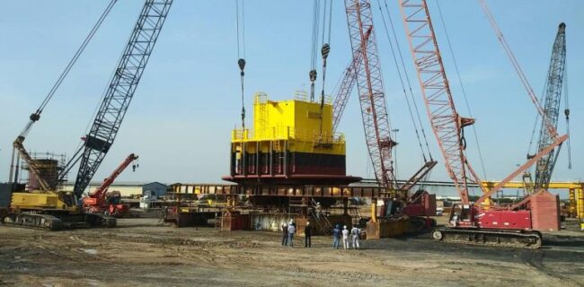 مونتاژ موفقیت‌آمیز دومین گوی شناور صادراتی جاسک در یارد خرمشهر