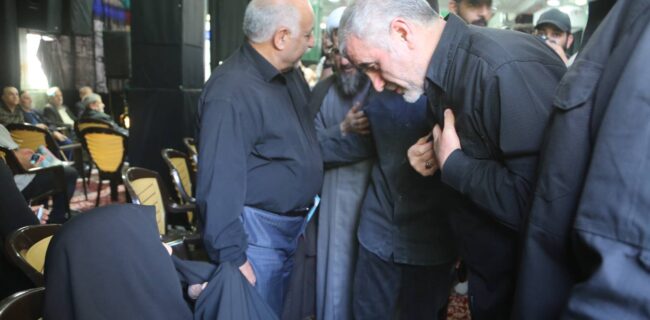 ادای احترام زاکانی و نیکزاد به مادر چهار شهید