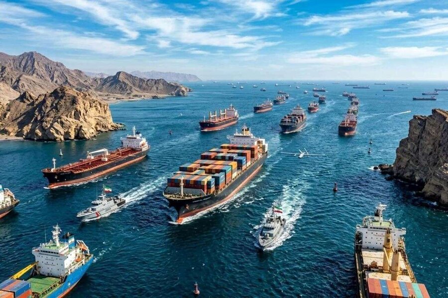 بلومبرگ: با بسته ماندن تنگه هرمز، جهان در آستانه رکودی بزرگ قرار دارد