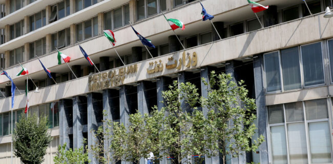 سایه ابهام بر پرونده یک مدیر متواری نفتی؛ وزیر نفت درباره «مدیر پرحاشیه» پاسخ می‌دهد؟