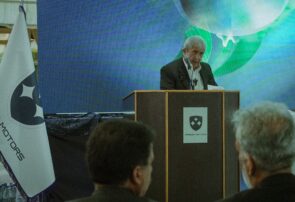 بورس تحصیلی و مستمری، پاداش از خودگذشتگی خانواده شهدای تولید فرداموتورز