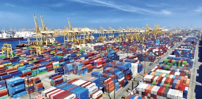 هرمز جایگاه غول کانتینری دبی را متزلزل کرد هرمز جایگاه غول کانتینری دبی را متزلزل کرد